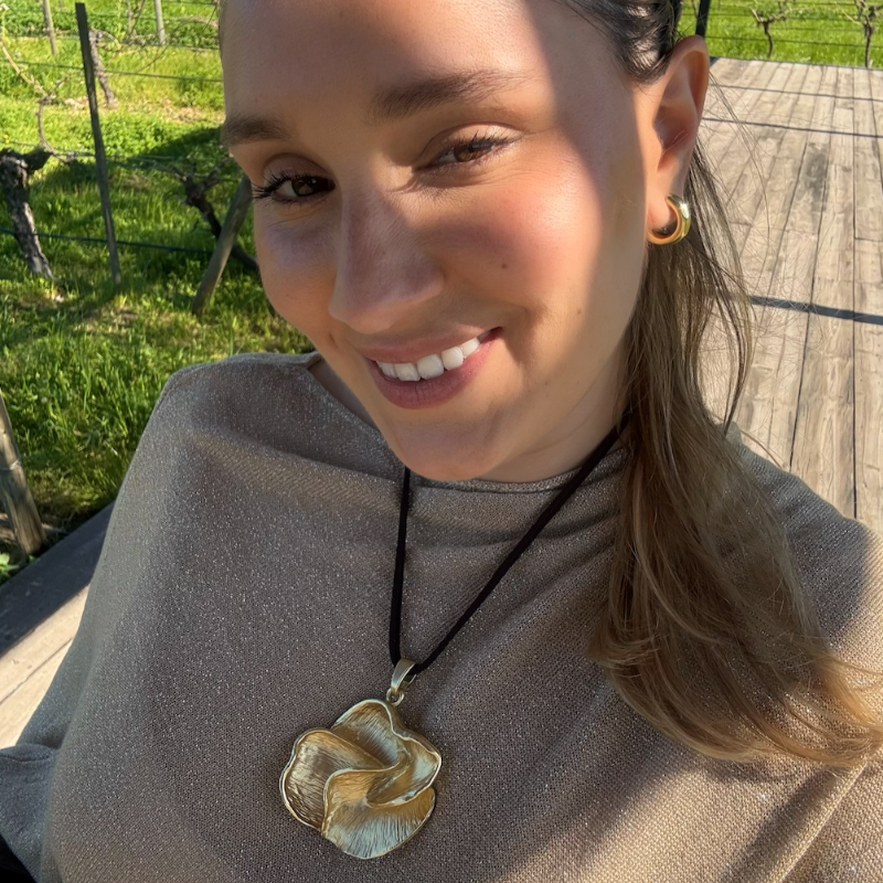 Collar Amarra Flor Dorada XL