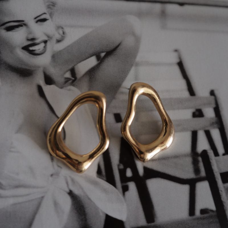 Aros Ovalados Irregulares Dorados