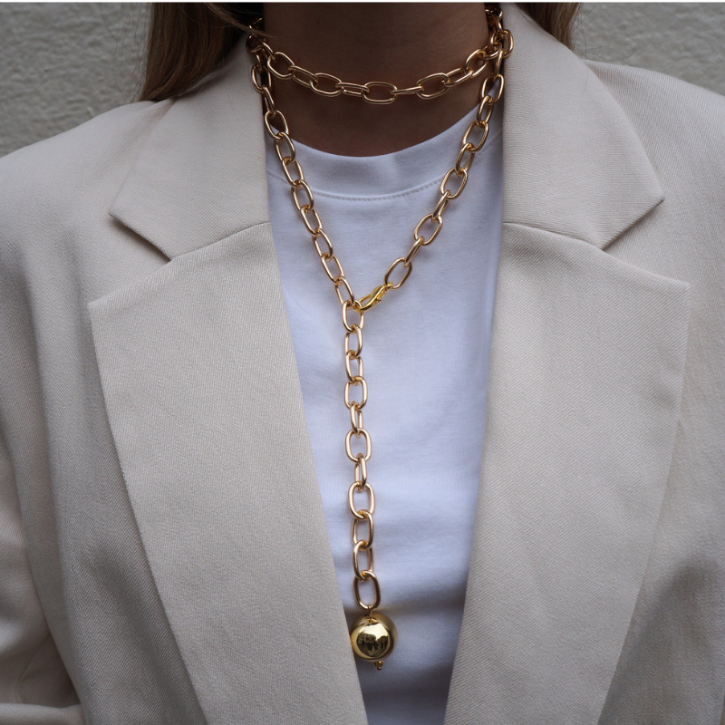Collar Largo Esfera Dorada