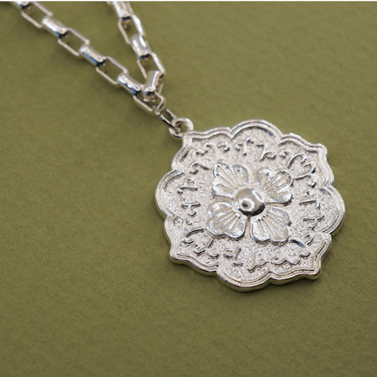 Collar Cadena y Medalla Flor - Bañado en Plata