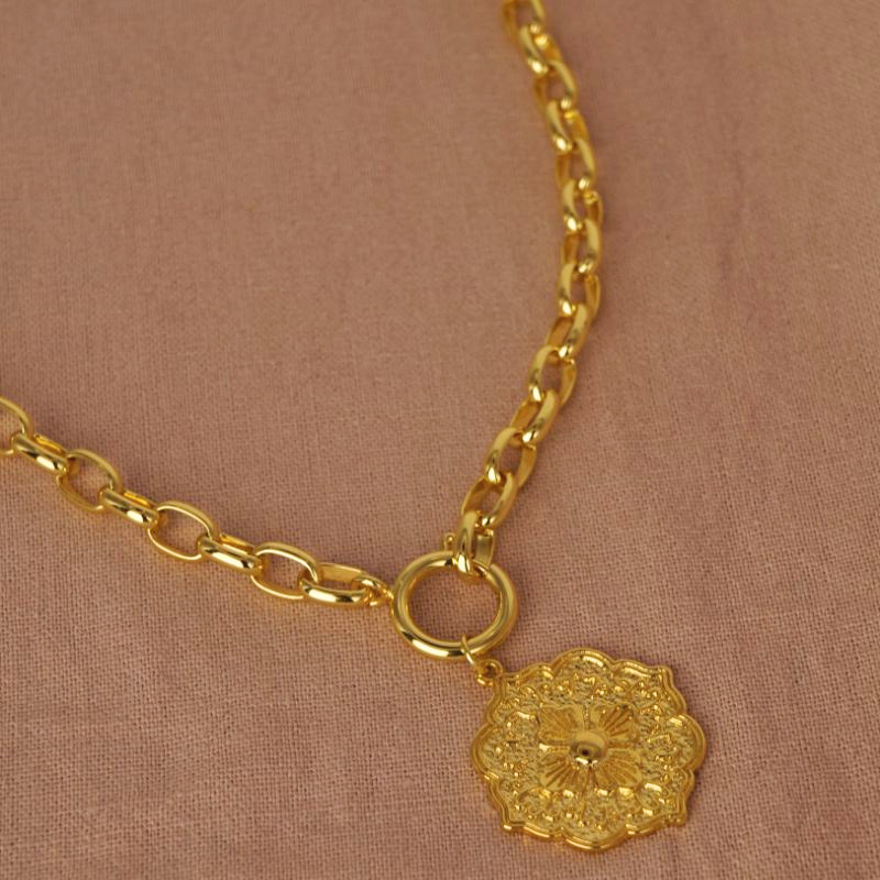 Collar Cadena, Timón y Medalla Flor - Bañado en Oro
