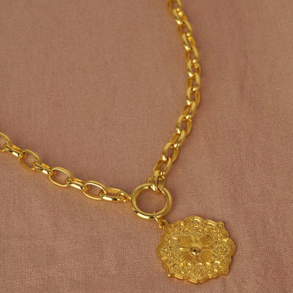 Collar Cadena, Timón y Medalla Flor - Bañado en Oro