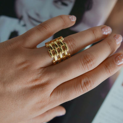 Anillo Entrelazado Ajustable