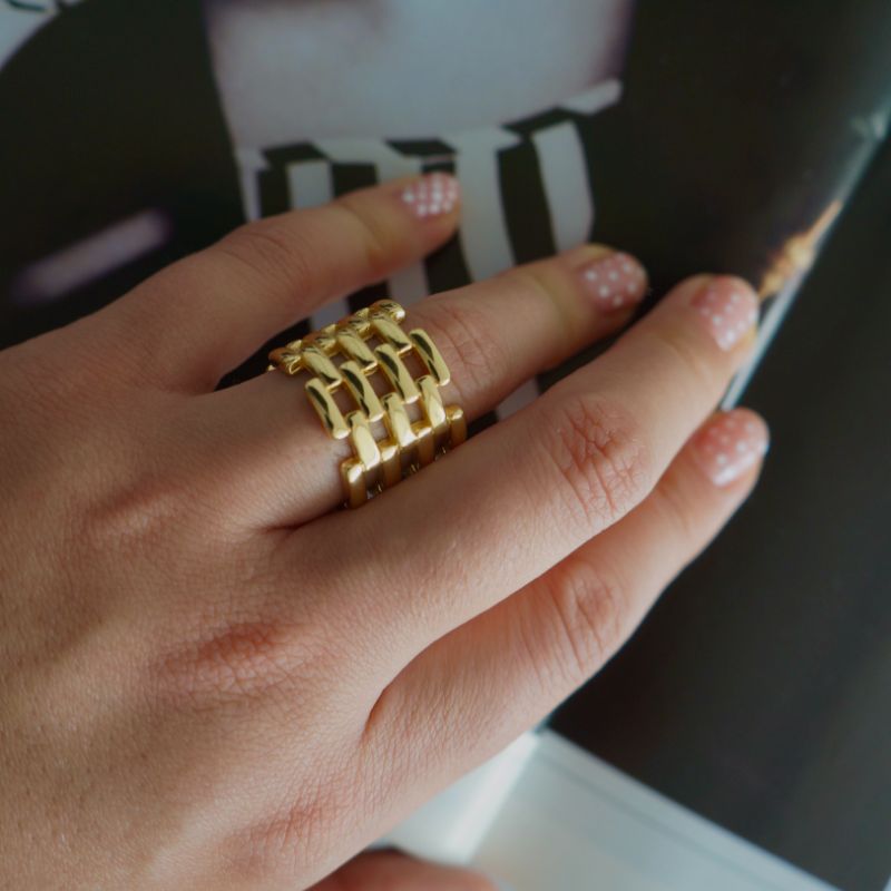 Anillo Entrelazado Ajustable