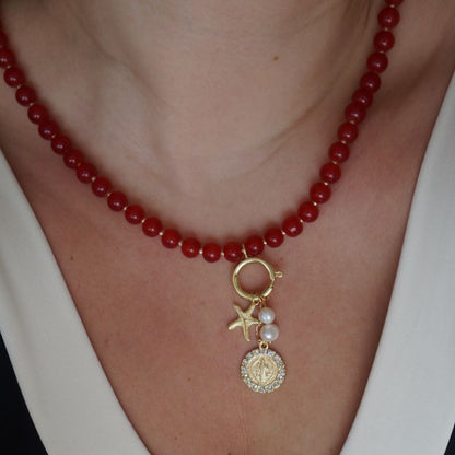 Collar Rojo Colgantes Estrella, Virgen y Perlas