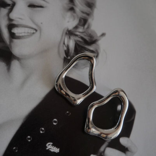 Aros Ovalados Irregulares Plateados